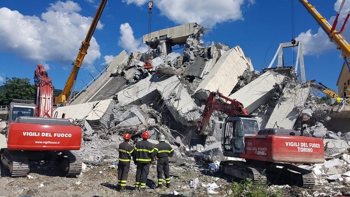 Genova: continua anche per i Vigili del Fuoco della nostra provincia il lavoro sul Polcevera (Foto) Genova: continua anche per i Vigili del Fuoco della nostra provincia il lavoro sul Polcevera (Foto)