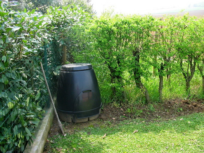 Imperia, il Comune passa ai raggi x gli utenti delle compostiere domestiche Imperia, il Comune passa ai raggi x gli utenti delle compostiere domestiche