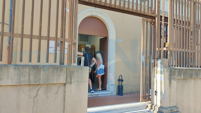 Imperia: marocchino tenta di impiccarsi in cella, salvato in extremis dalla Polizia Penitenziaria