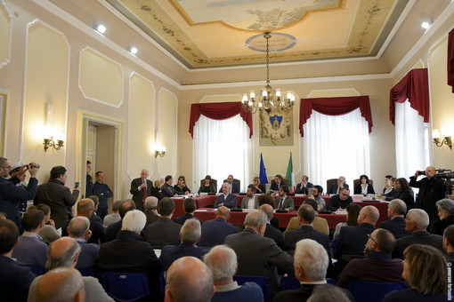 Tutto il Ponente Ligure si è ritrovato ad Alassio per parlare di infrastrutture e turismo (Foto)