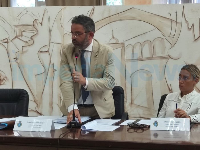 "Cene per pochi con soldi pubblici?", la denuncia di Diano Domani che pensa alla Corte dei Conti "Cene per pochi con soldi pubblici?", la denuncia di Diano Domani che pensa alla Corte dei Conti