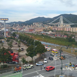 Le immagini dalla zona del crollo