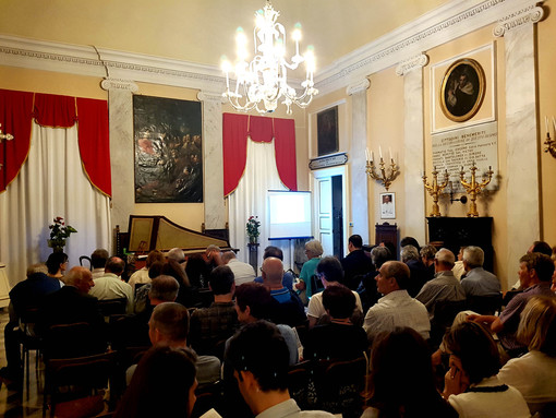 Imperia: grande partecipazione al concerto di E20 nella Sacrestia Maggiore del Duomo di San Maurizio Imperia: grande partecipazione al concerto di E20 nella Sacrestia Maggiore del Duomo di San Maurizio