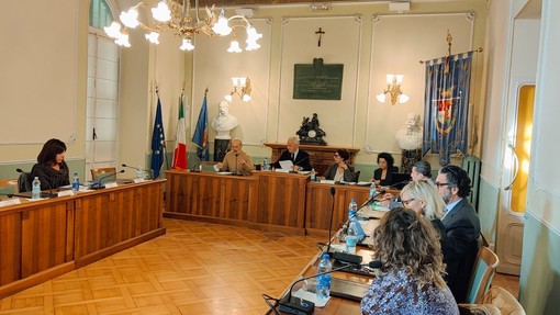 Consiglio provinciale: cambiamento climatico, si alla carta transfrontaliera per un territorio sostenibile Consiglio provinciale: cambiamento climatico, si alla carta transfrontaliera per un territorio sostenibile
