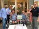 Una targa ricordo dell'Amministrazione comunale a due coniugi olandesi: turisti da 60 anni a San Bartolomeo al Mare