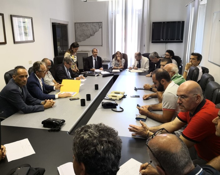 Crisi Riviera Trasporti: il Comune di Sanremo "Sì alla variante urbanistica per il deposito ma non in chiave commerciale" (Foto e Video)