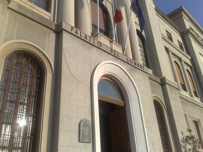 Imposta di pubblicità: la Giunta comunale di Imperia sospende le 'cartelle pazze'