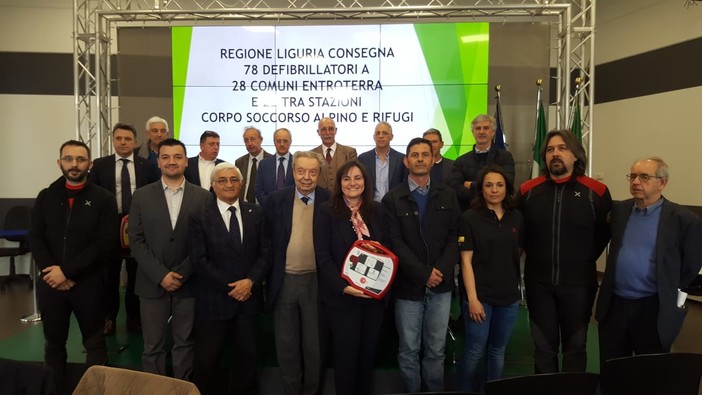 Genova: oggi in Regione la consegna dei 78 defibrillatori per i comuni dell'entroterra, 22 per l'imperiese