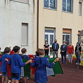 Lions Club Riva Santo Stefano: consegnato il Tricolore ai bambini delle elementari di otto comuni (Foto)