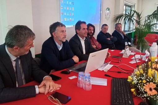 Dal cuneese: 'Impiego del Distillato di Legno BioDea in agricoltura', interessanti spunti dal convegno di Lagnasco (Video) Dal cuneese: 'Impiego del Distillato di Legno BioDea in agricoltura', interessanti spunti dal convegno di Lagnasco (Video)