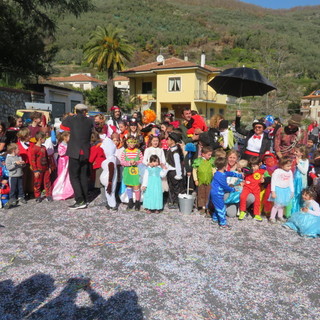Villa Viani: grande successo di partecipazione ieri per il Carnevale dei Bambini (Foto) Villa Viani: grande successo di partecipazione ieri per il Carnevale dei Bambini (Foto)
