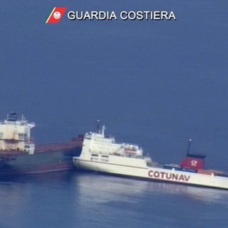 Collisione tra due mercantili di fronte alla Corsica: a rischio inquinamento il Santuario dei Cetacei