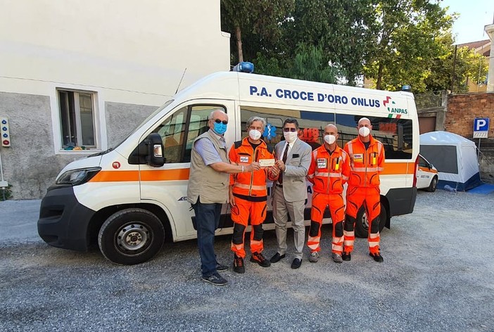 La consegna del defibrillatore