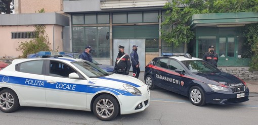 Rapina un'anziana e la fa cadere: 22enne imperiese arrestato ad Albenga con una 20enne di Milano