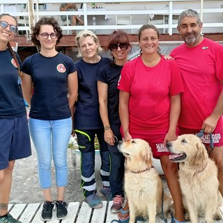 Cani bagnino, nell'Imperiese Scott ed Elly salvano persone in difficoltà in acqua (Foto e video)
