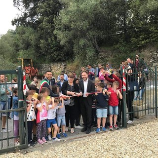 Bella giornata di festa a Chiusavecchia: inaugurato il primo parco giochi comunale (Foto)