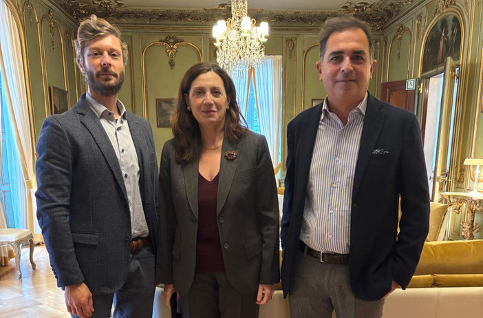 Il direttore Agata con l’ambasciatrice Rosini e Luca Cavinato, vice segretario generale della Camera di Commercio italiana in Danimarca