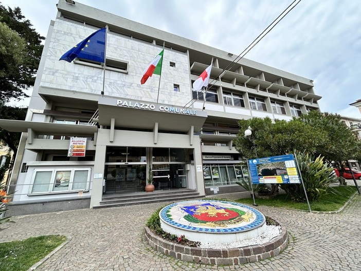 Diano Marina, nuove regole per il conferimento dei rifiuti per utenze non domestiche Diano Marina, nuove regole per il conferimento dei rifiuti per utenze non domestiche