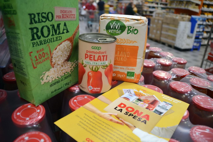 Raccolta solidale di Coop Liguria: donate 27,3 tonnellate di alimenti, di cui 1,2 in provincia di Imperia