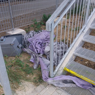 Imperia: lettore interviene nuovamente per sottolineare lo stato di degrado alla nuova stazione (Foto)