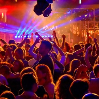 Un protocollo per riaprire le discoteche in sicurezza, manca solo l'ok dal Cts, Fasciolo (Silb): "Finalmente abbiamo un'idea di ripartenza" Un protocollo per riaprire le discoteche in sicurezza, manca solo l'ok dal Cts, Fasciolo (Silb): "Finalmente abbiamo un'idea di ripartenza"