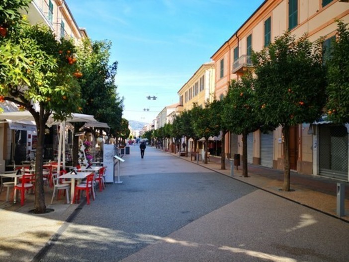 Diano Marina, nuove regole per il commercio nel centro storico Diano Marina, nuove regole per il commercio nel centro storico