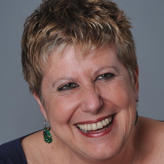 La giornalista Donatella Alfonso ospite al Centro Sociale Incontro di San Bartolomeo al mare La giornalista Donatella Alfonso ospite al Centro Sociale Incontro di San Bartolomeo al mare