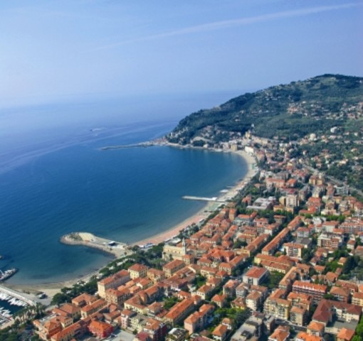 Diano Marina: bilancio di previsione, per Rifondazione il 2022 sarà &quot;Lacrime e sangue, con 10milioni in meno&quot;