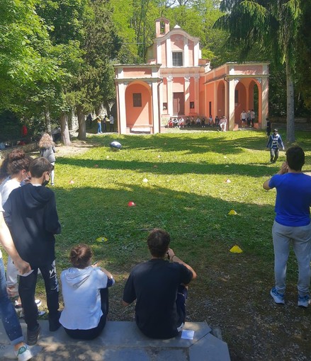 Studenti di Pieve di Teco al concorso 'Dalla costa all'entroterra - Andiamo oltre' Studenti di Pieve di Teco al concorso 'Dalla costa all'entroterra - Andiamo oltre'