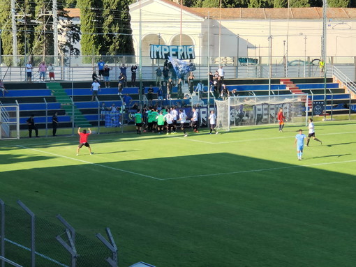 Calcio, Serie D. Oggi l'Imperia accoglie l'illustre Novara. Una partita che vale un pezzo di stagione e la mente corre a quel lontano maggio del 2000 Calcio, Serie D. Oggi l'Imperia accoglie l'illustre Novara. Una partita che vale un pezzo di stagione e la mente corre a quel lontano maggio del 2000