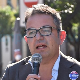 Rifondazione Comunista si dissocia dal consigliere Parrella e  condanna la cena pro-Trump a Imperia