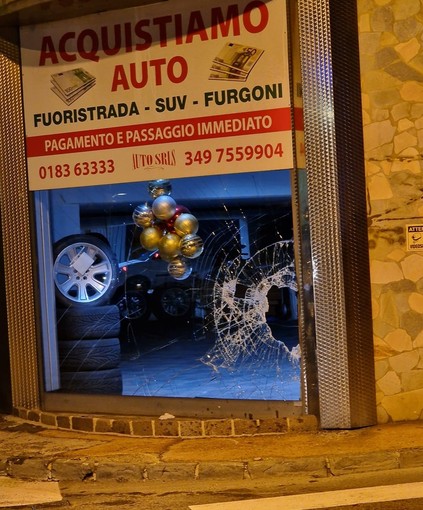 Imperia: scontro auto-scooter nella notte, 16enne in gravi condizioni al 'Santa Corona'