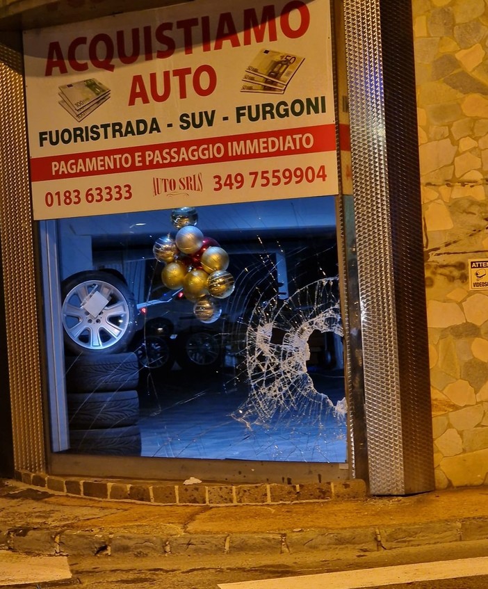 Imperia: scontro auto-scooter nella notte, 16enne in gravi condizioni al 'Santa Corona' Imperia: scontro auto-scooter nella notte, 16enne in gravi condizioni al 'Santa Corona'