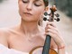 La violinista Daria Nechaeva protagonista del concerto dell'Orchestra Sinfonica nella Sala Privata del Casinò di Sanremo