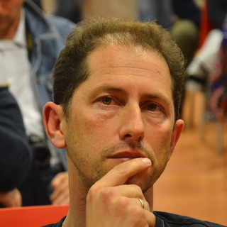 Diano Marina, volo in elicottero sull'incompiuta, Za Garibaldi: "Era un sopralluogo, nessun costo per il comune"