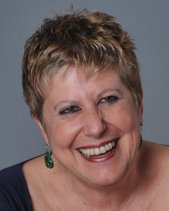 La giornalista Donatella Alfonso ospite al Centro Sociale Incontro di San Bartolomeo al mare La giornalista Donatella Alfonso ospite al Centro Sociale Incontro di San Bartolomeo al mare