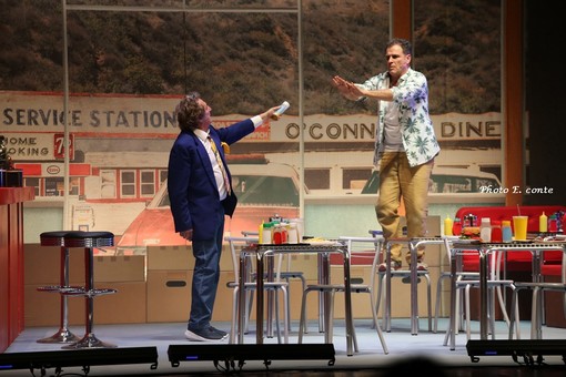 Diano Marina: rinviato lo spettacolo con Enzo Iacchetti e Pino Quartullo di lunedì al Politeama