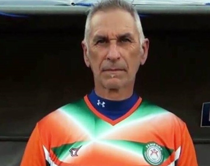 Enrico Pionetti, preparatore dei portieri della Nigeria al Mondiale in Russia. In passato ha giocato nell'Imperia e allenato gli estremi difensori della Sanremese Enrico Pionetti, preparatore dei portieri della Nigeria al Mondiale in Russia. In passato ha giocato nell'Imperia e allenato gli estremi difensori della Sanremese