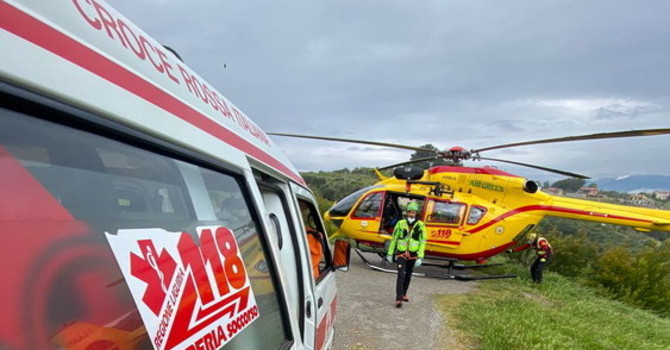 Incidente motociclistico a Borghetto d'Arroscia: 61enne elitrasportato al Santa Corona Incidente motociclistico a Borghetto d'Arroscia: 61enne elitrasportato al Santa Corona