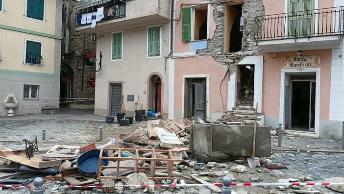 Esplosione a Soldano, rimangono in pericolo di vita i due ragazzi ricoverati a Villa Scassi