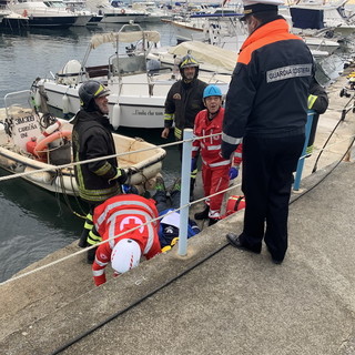Diano Marina: esercitazione antincendio questa mattina al porticciolo con Guardia Costiera, 118, Vvf, Cc e Municipale (Foto)