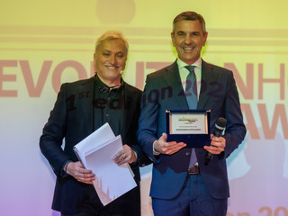 Il conduttore, Enrico Banchi e Alessandro Costacurta Il conduttore, Enrico Banchi e Alessandro Costacurta