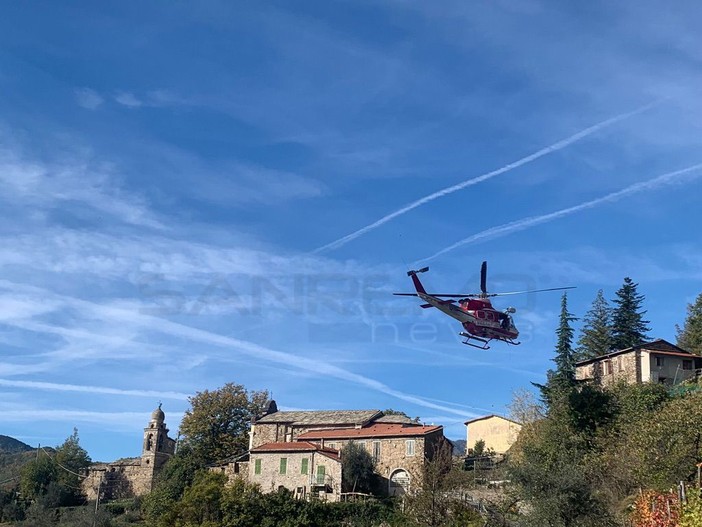 Cipressa: escursionista 63enne cade in una zona impervia, trasportata in elicottero al Santa Corona Cipressa: escursionista 63enne cade in una zona impervia, trasportata in elicottero al Santa Corona