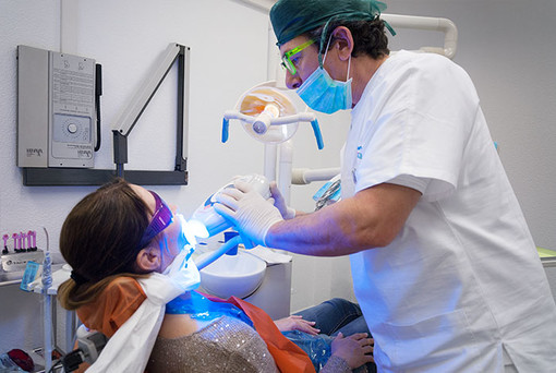 Impianti dentali, basta con i viaggi all'estero! Da Easy Implantology a Ventimiglia tecniche all'avanguardia e prezzi contenuti
