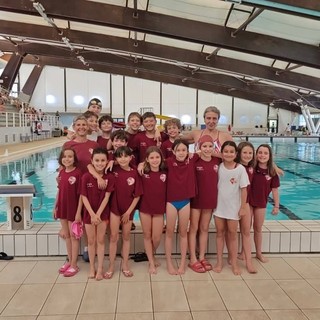 Rari Nantes Imperia Olio Raineri, alla Cascione un allenamento  con la campionessa olimpica Beatrice Caslaru