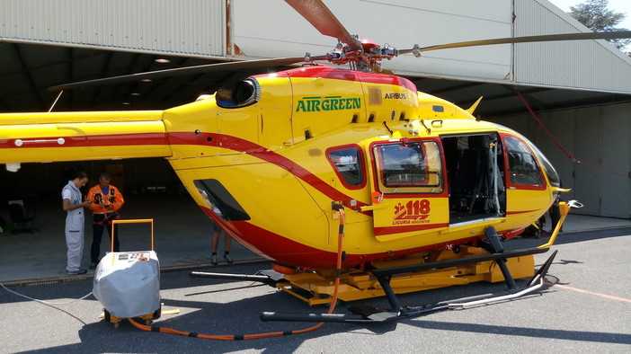 Monesi: una escursionista 24enne cade sulla neve, allertato dal 118 anche l'elicottero 'Grifo 1'