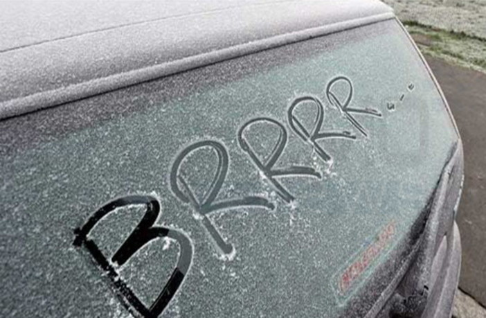 Freddo intenso nell’entroterra e: temperature sotto zero, minime fino a -8 gradi a Montegrosso Pian latte Freddo intenso nell’entroterra e: temperature sotto zero, minime fino a -8 gradi a Montegrosso Pian latte