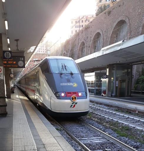Liguria: dal 3 giugno verranno ripristinati 26 treni, Berrino "La circolazione ferroviaria si avvia verso la normalità in vista dell'estate"