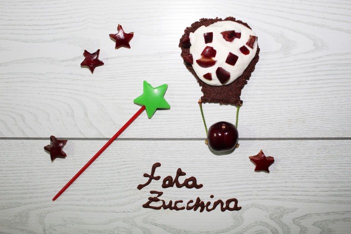 Felici &amp; Veloci, la nuova ricetta di Fata Zucchina: 'Mongolfiera di panna e ciliege'