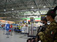 Militari in servizio di pattugliamento presso Aeroporto di Caselle Torinese